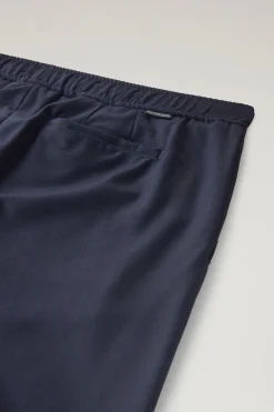 Pantaloni e pantaloncini><noscript><img width=