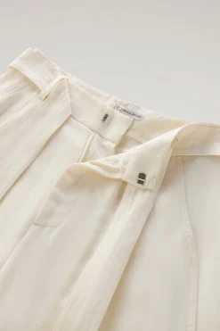 Pantaloni e pantaloncini><noscript><img width=