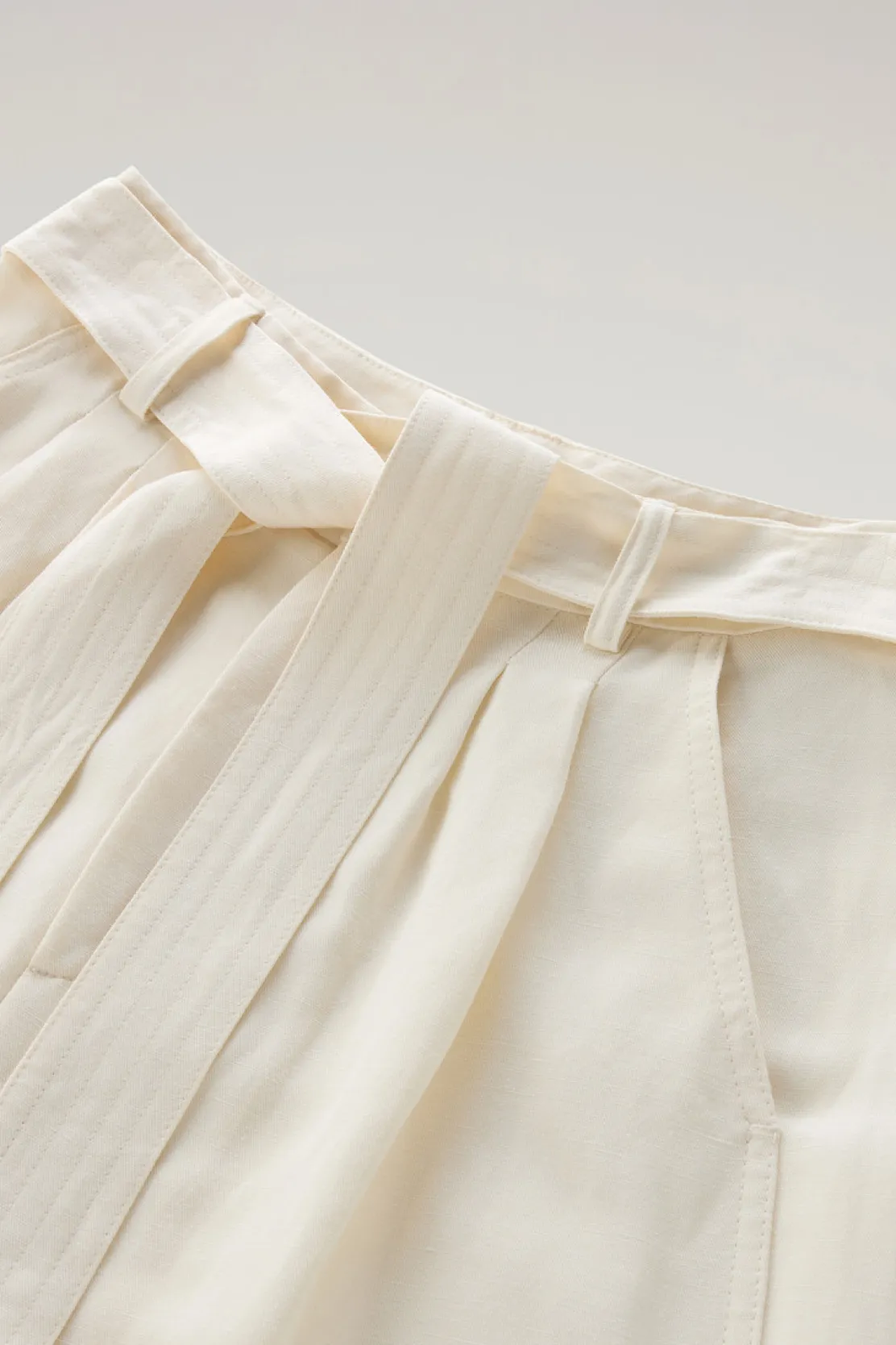 Pantaloni e pantaloncini>Woolrich Pantaloni In Misto Lino Con Cintura In Tessuto Plaster White