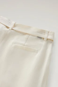 Pantaloni e pantaloncini><noscript><img width=