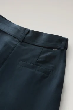 Pantaloni e pantaloncini><noscript><img width=