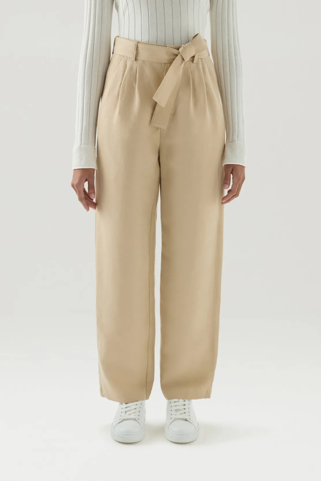 Pantaloni e pantaloncini>Woolrich Pantaloni In Misto Lino Con Cintura In Tessuto Feather Beige