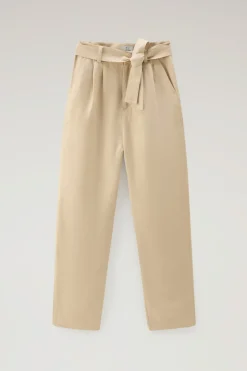 Pantaloni e pantaloncini><noscript><img width=