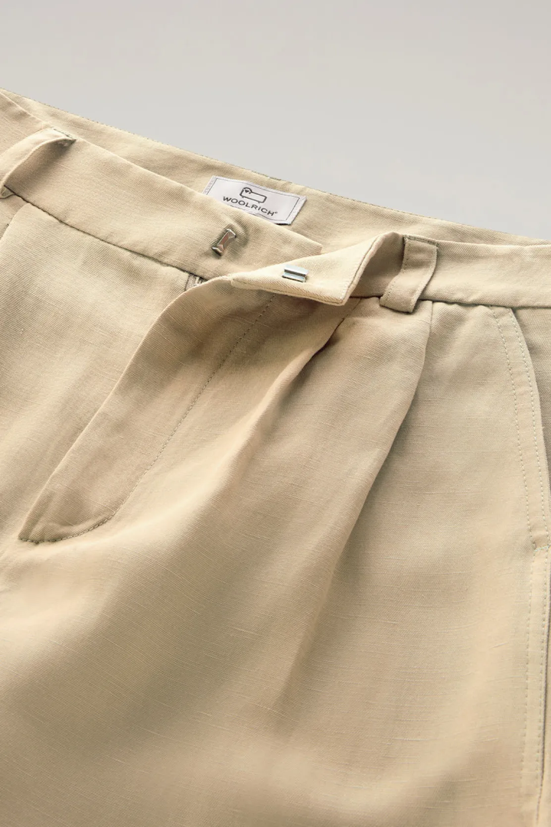 Pantaloni e pantaloncini>Woolrich Pantaloni In Misto Lino Con Cintura In Tessuto Feather Beige