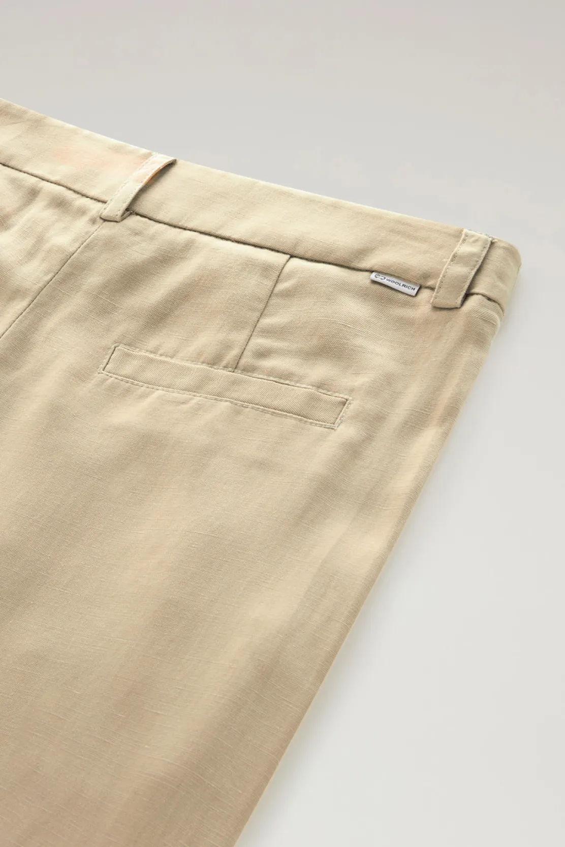 Pantaloni e pantaloncini>Woolrich Pantaloni In Misto Lino Con Cintura In Tessuto Feather Beige