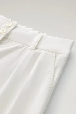 Pantaloni e pantaloncini><noscript><img width=
