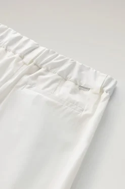 Pantaloni e pantaloncini><noscript><img width=