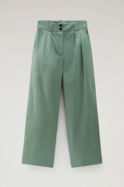Pantaloni e pantaloncini><noscript><img width=