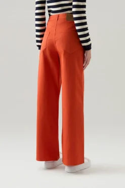 Pantaloni e pantaloncini><noscript><img width=