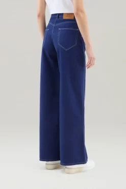 Pantaloni e pantaloncini><noscript><img width=
