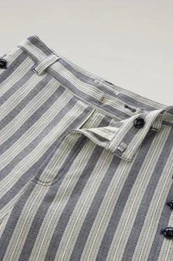 Pantaloni e pantaloncini><noscript><img width=
