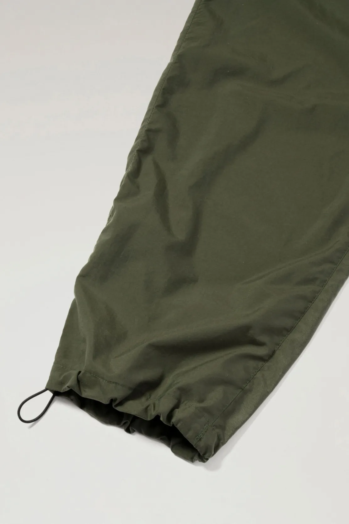 Outdoor Label Designed in Japan|Pantaloni e pantaloncini>Woolrich Pantaloni Ranch In Nylon Riciclato Olive
