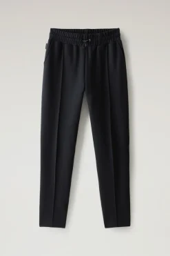 Pantaloni e pantaloncini><noscript><img width=