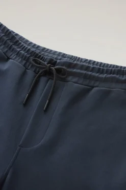 Pantaloni e pantaloncini><noscript><img width=