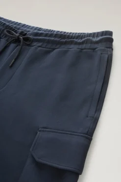 Pantaloni e pantaloncini><noscript><img width=