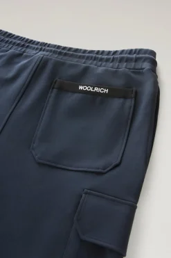 Pantaloni e pantaloncini><noscript><img width=
