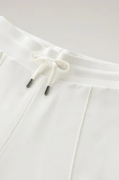 Pantaloni e pantaloncini><noscript><img width=