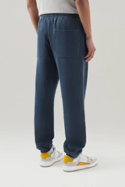 Pantaloni e pantaloncini><noscript><img width=
