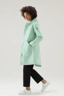 Parka>Woolrich Parka Estivo Lungo In Tessuto Urban Touch Con Cappuccio Harbor Green