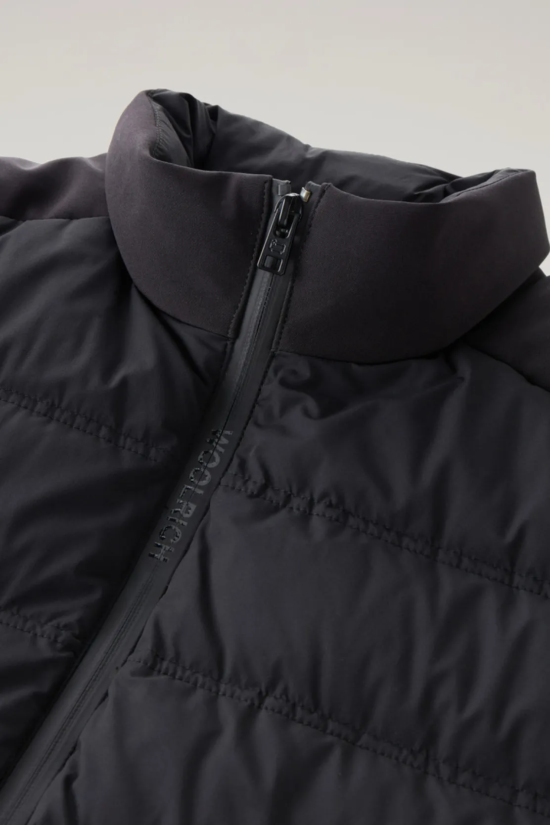 Piumini|Giacche>Woolrich Piumino Bering In Nylon Elasticizzato Black