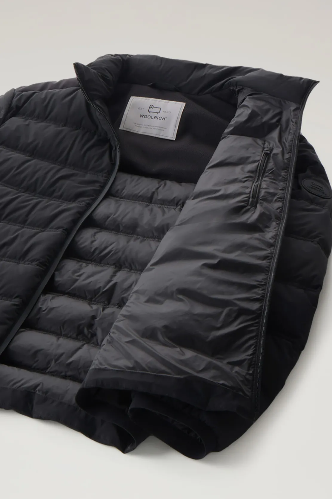 Piumini|Giacche>Woolrich Piumino Bering In Nylon Elasticizzato Black