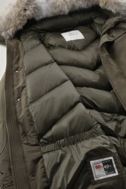Parka><noscript><img width=