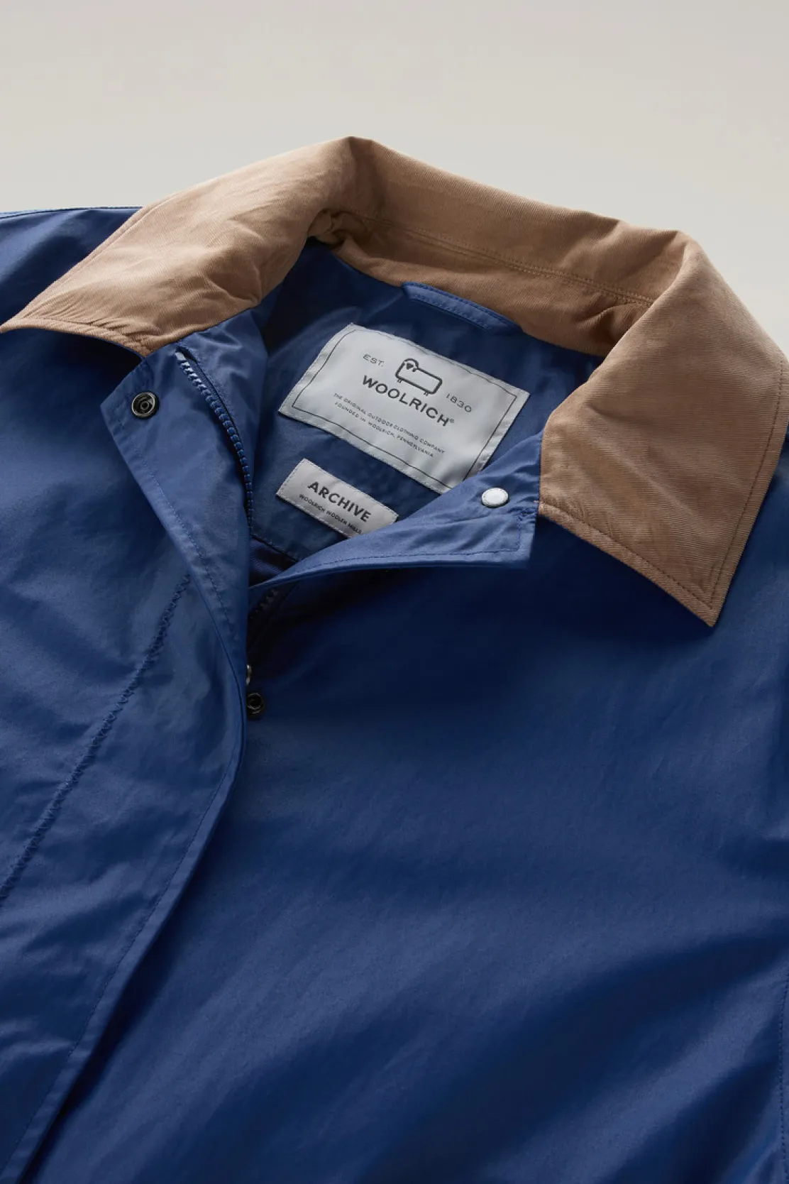 Cappotti>Woolrich Trench Waxed In Misto Cotone E Nylon Con Colletto A Punta Twilight Blue