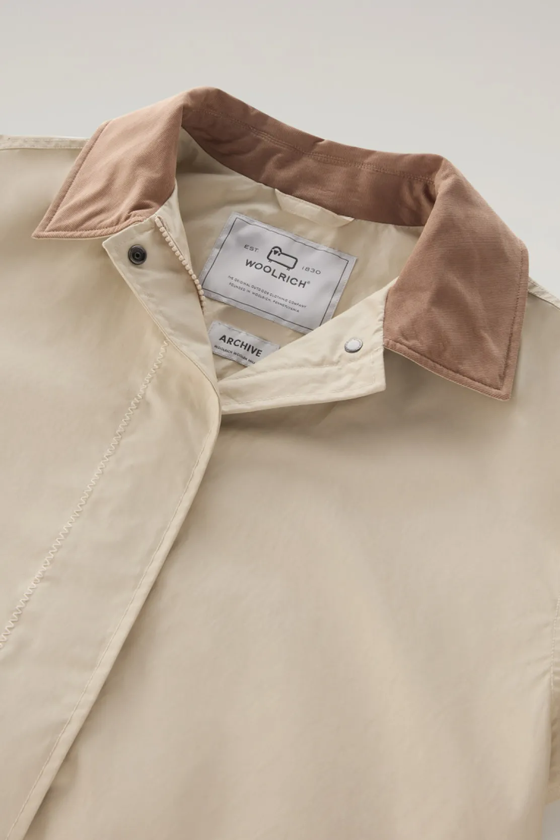 Cappotti>Woolrich Trench Waxed In Misto Cotone E Nylon Con Colletto A Punta Light Oak