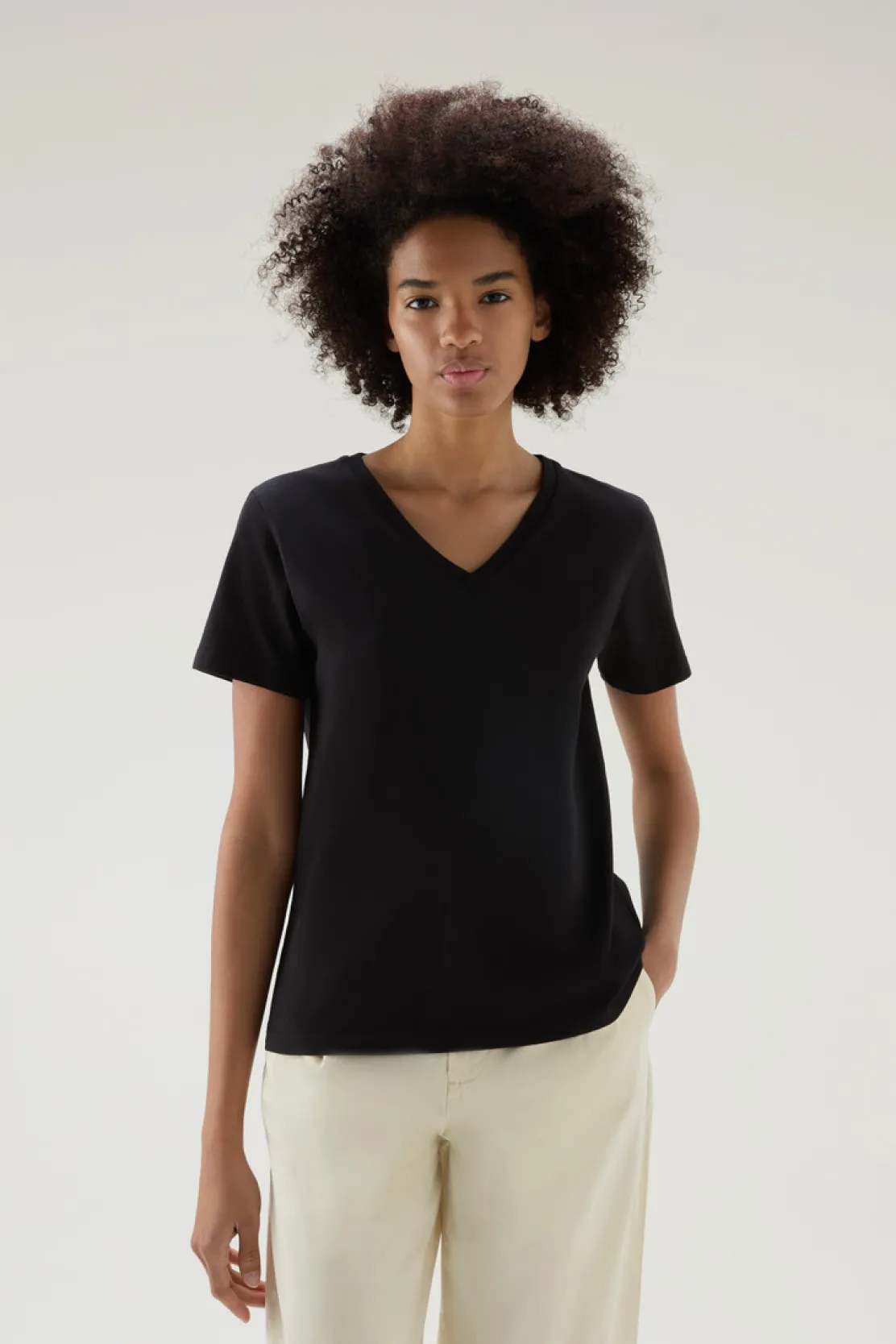 T-shirt e polo>Woolrich T-shirt Con Scollo A V In Puro Cotone Black