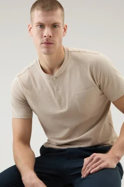 T-shirt><noscript><img width=