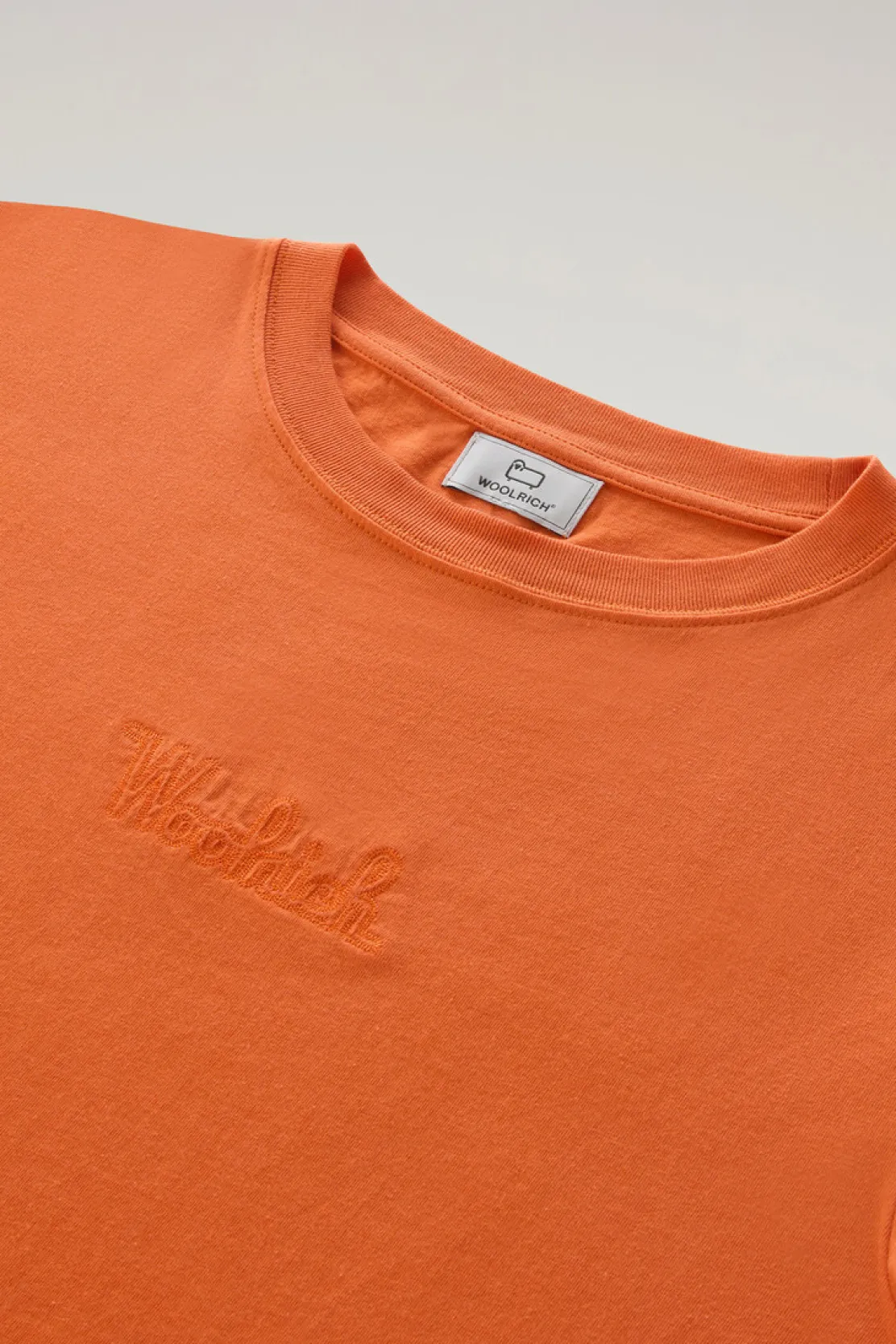 T-shirt e polo>Woolrich T-shirt In Puro Cotone Con Logo Ricamato Koi