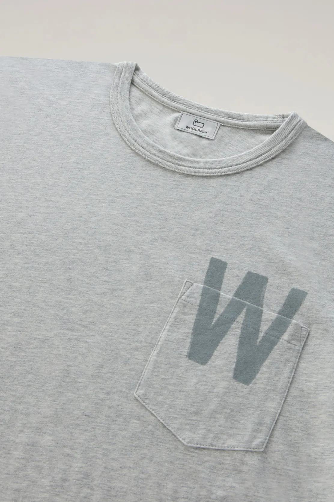 T-shirt>Woolrich T-shirt In Puro Cotone Con Taschino Light Grey Melange
