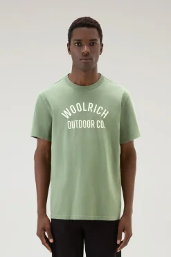 T-shirt>Woolrich T-shirt In Puro Cotone Con Scritta Tundra Grey