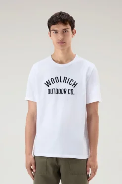 T-shirt>Woolrich T-shirt In Puro Cotone Con Scritta Bright White