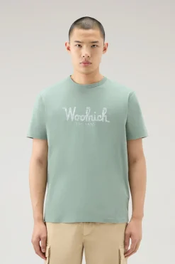 T-shirt>Woolrich T-shirt In Puro Cotone Con Ricamo Sage