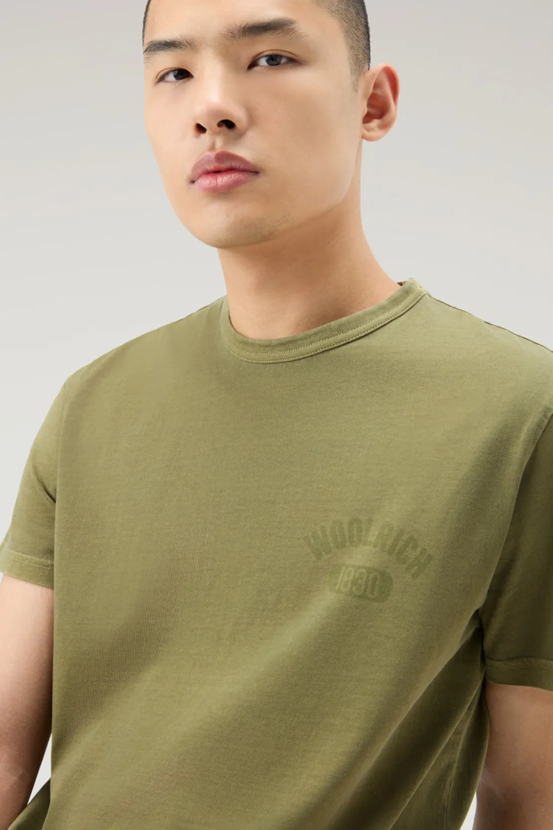 T-shirt>Woolrich T-shirt Tinta In Capo In Puro Cotone Lake Olive