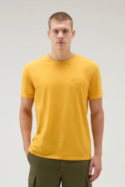 T-shirt>Woolrich T-shirt Tinta In Capo In Puro Cotone Golden Glow